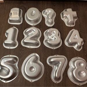 VINTAGE Pre-Owned Numbers Cake Pans Set 0 1 2 3 4 5 6 7 8 9 t ?/COMPLETE Cross